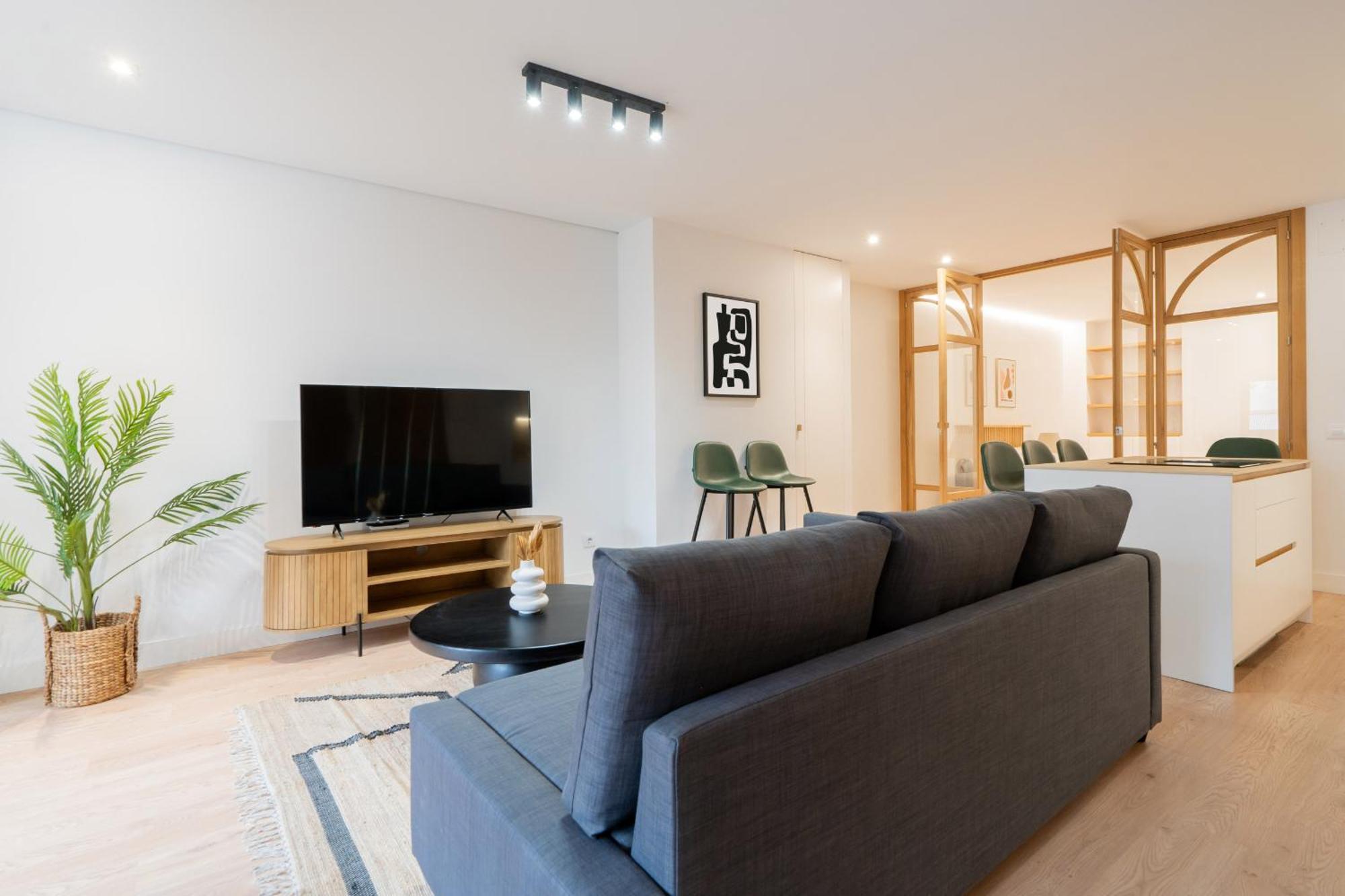 Apartamento Reformado Para 6 Personas En Plena Gran Via Alquiler Temporal Мадрид Екстер'єр фото